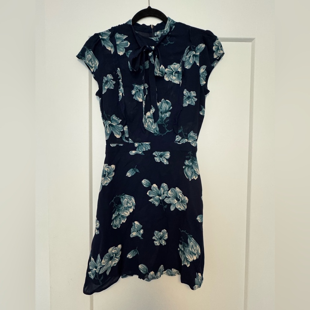 Reformation PussyBow Mini dress. Size 4